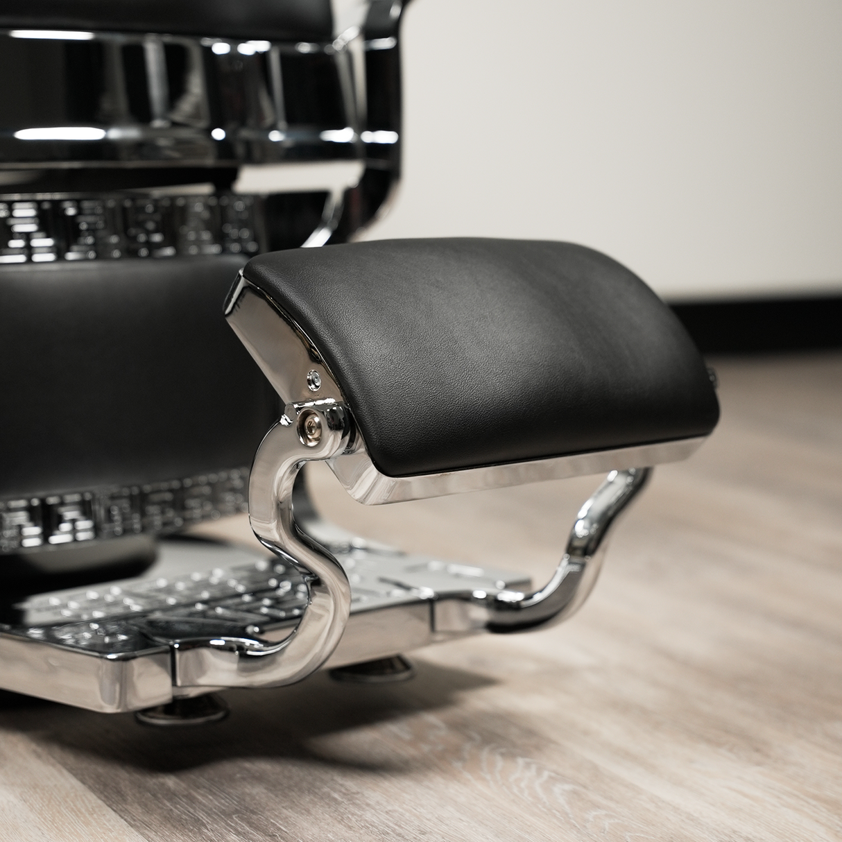 Zafir Barber Chair