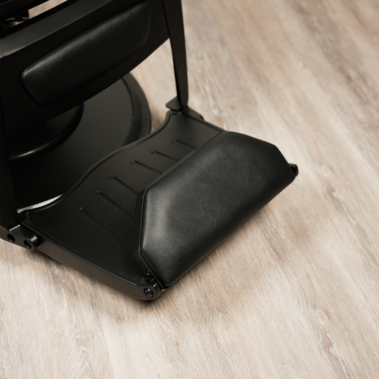 Sidara Barber Chair