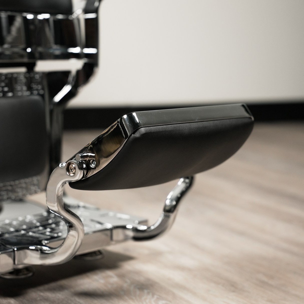 Zafir Barber Chair