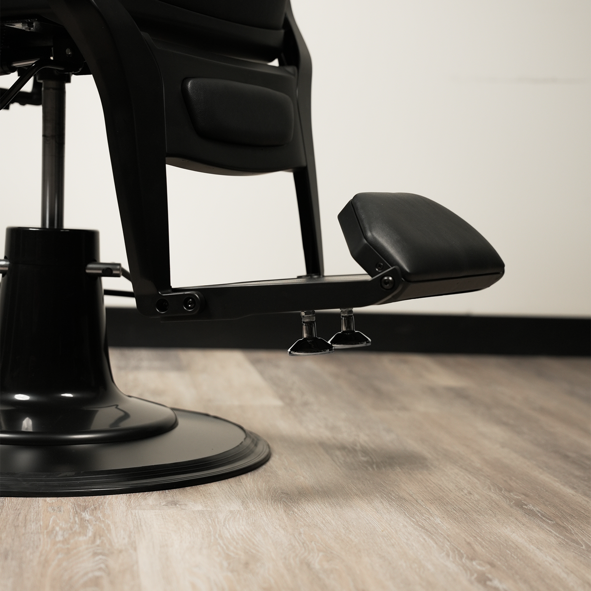 Sidara Barber Chair