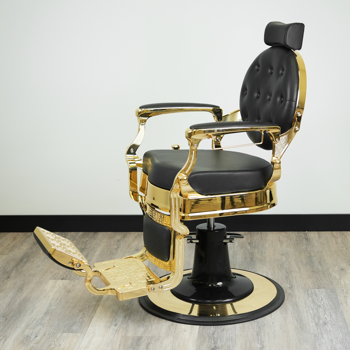 Luxor Barber Chair Gold