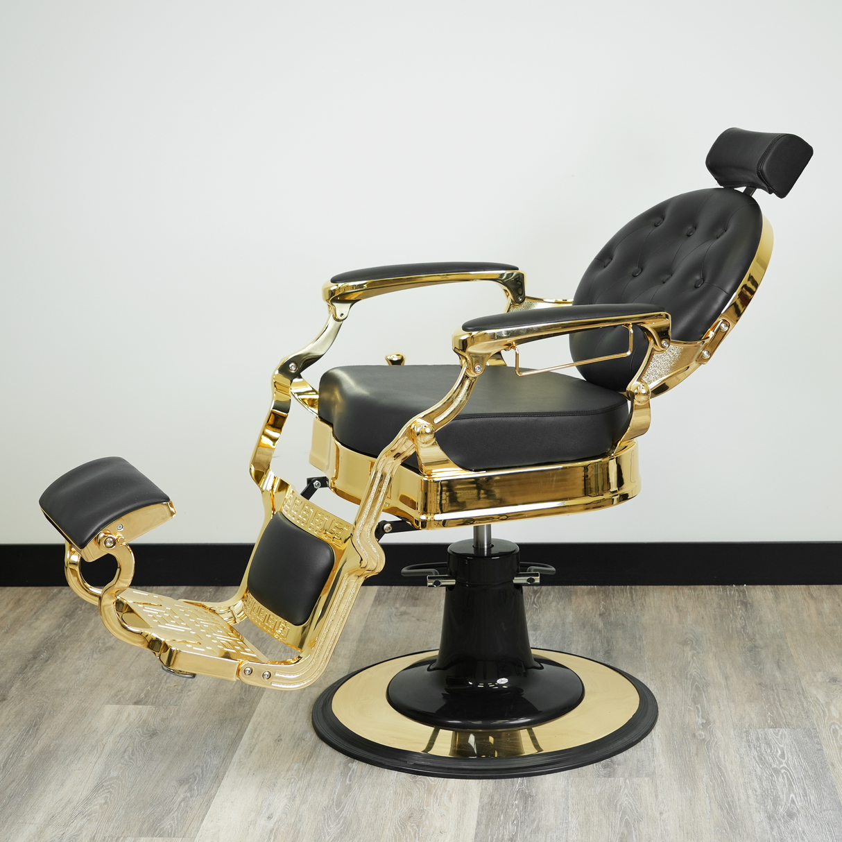 Luxor Barber Chair Gold