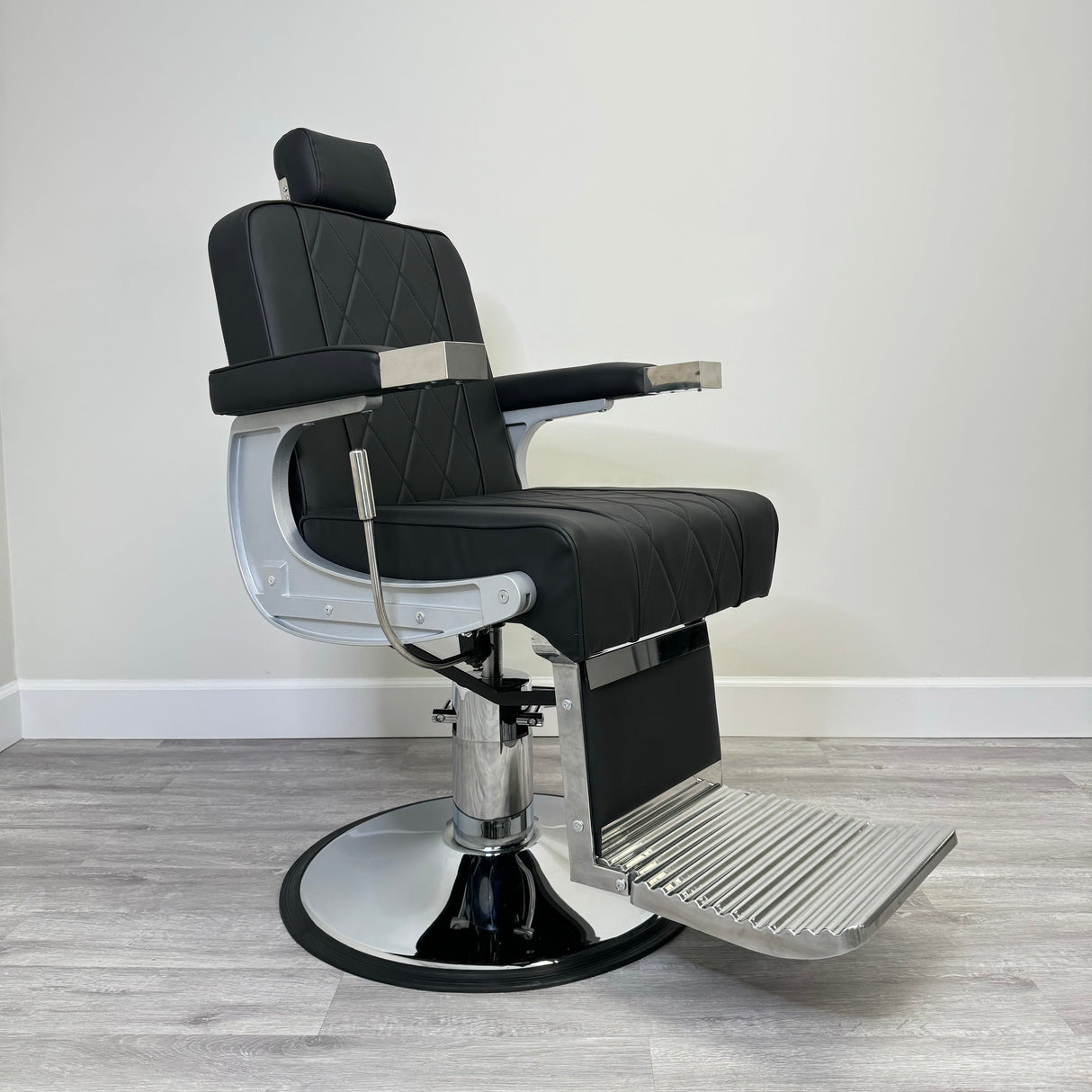 Tangier Titan Barber Chair