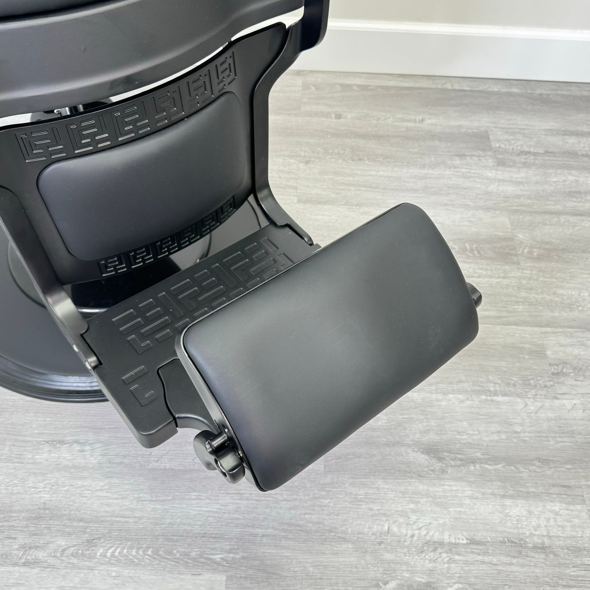Sultan Barber Chair - Black