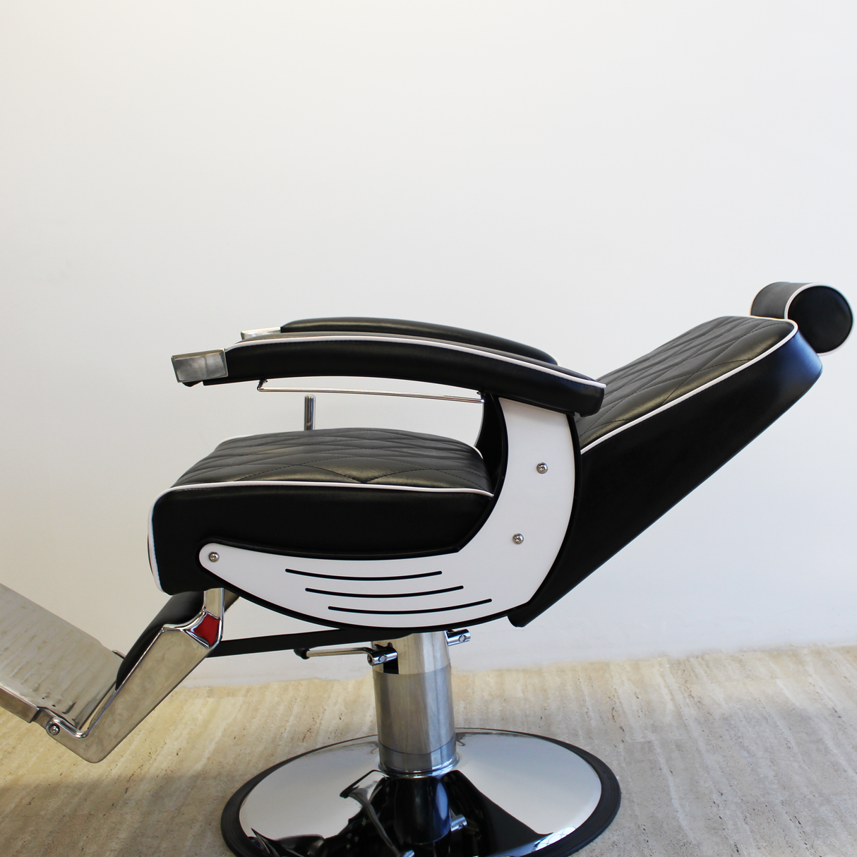 Bursa Barber Chair - Premium Black