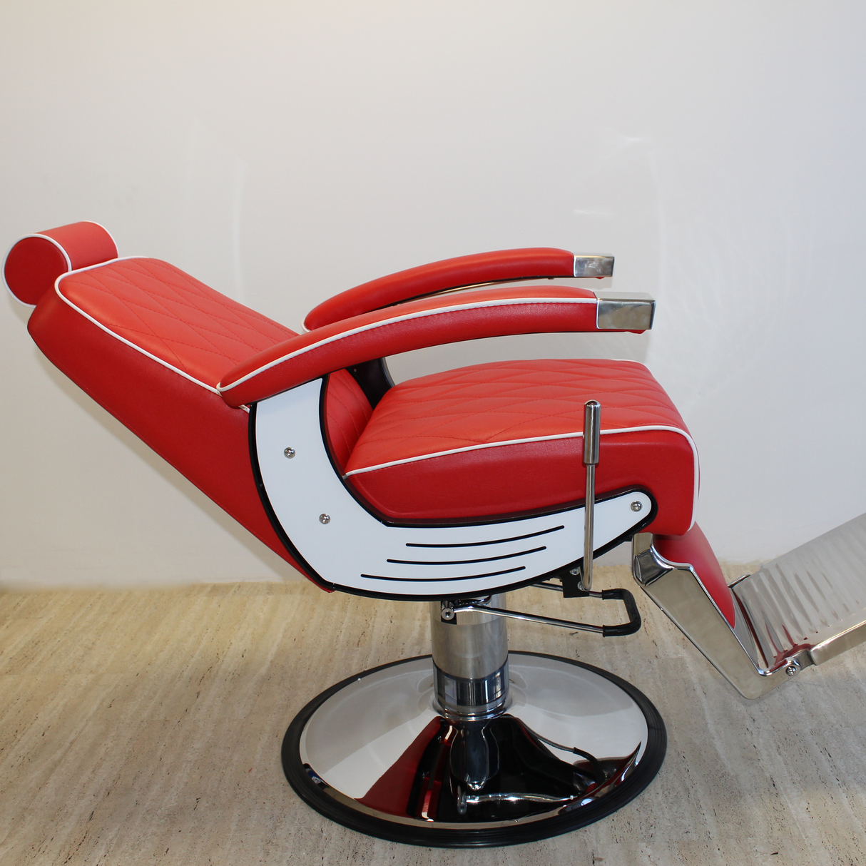 Bursa Barber Chair - Cardinal Red