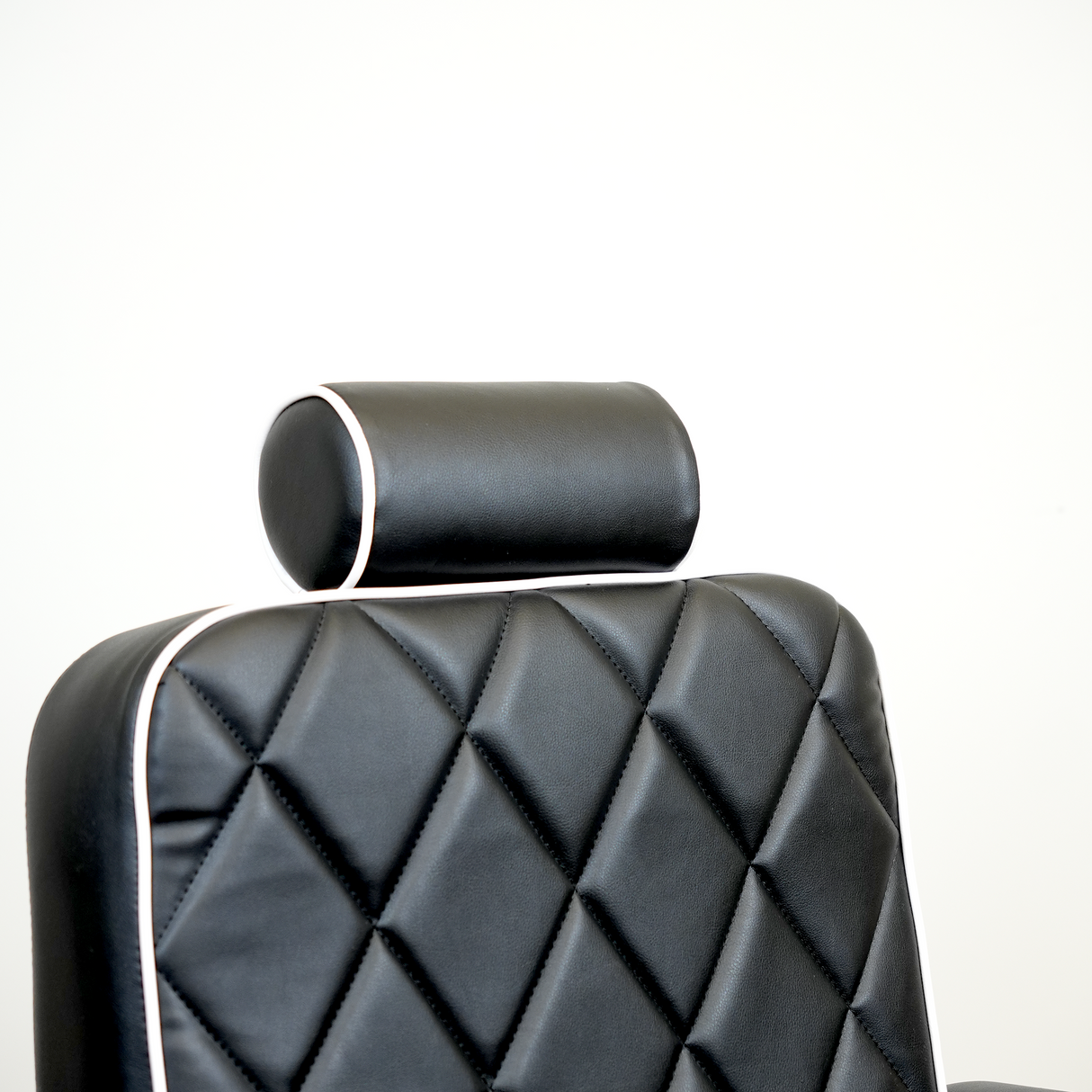 Bursa 2.0 Barber Chair - Premium Black