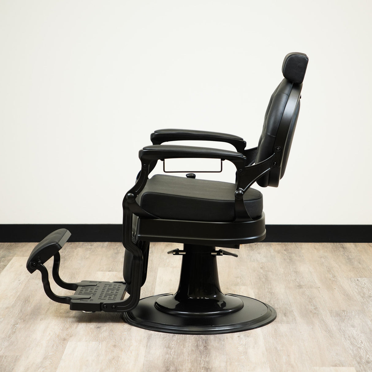 Sultan Barber Chair - Black