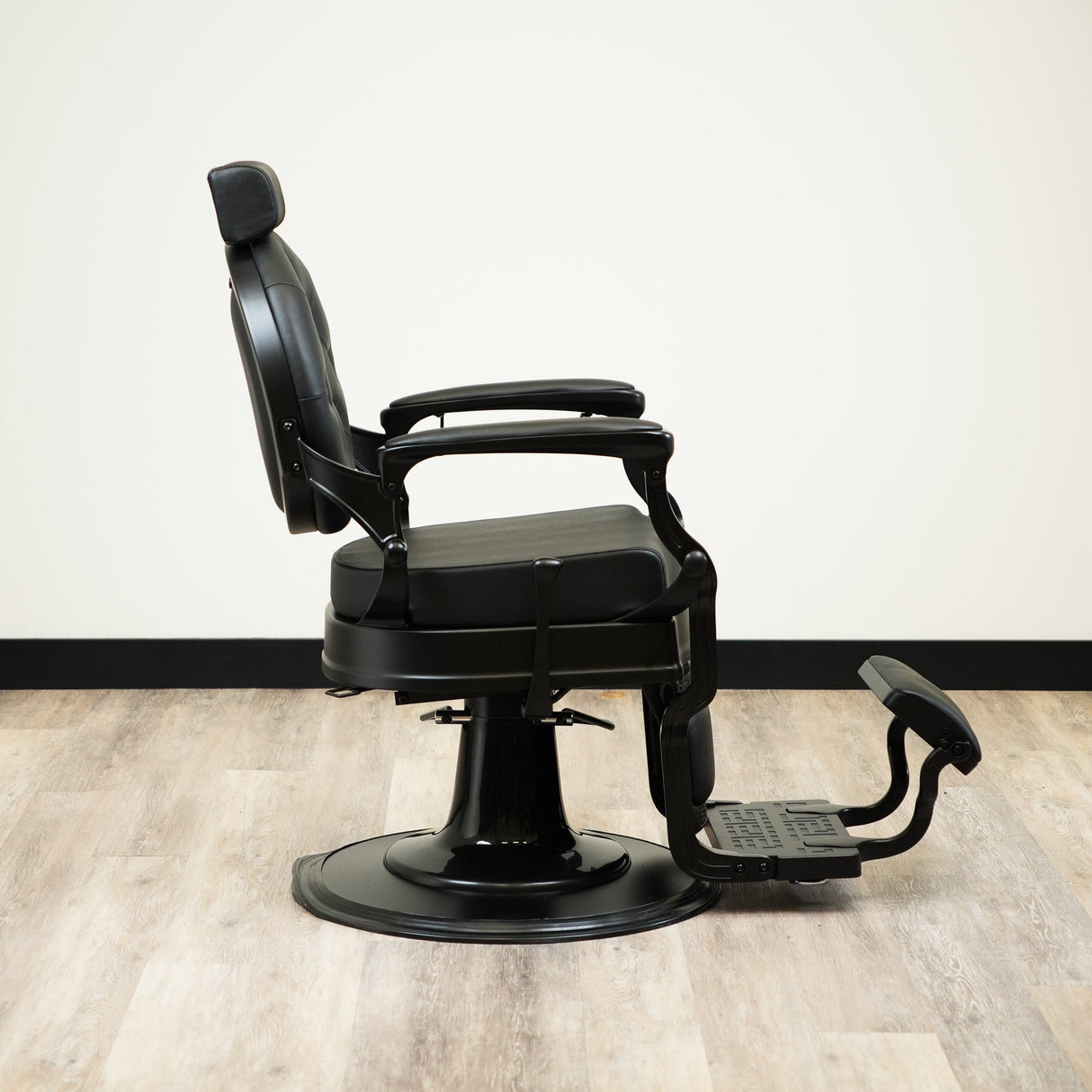 Sultan Barber Chair - Black