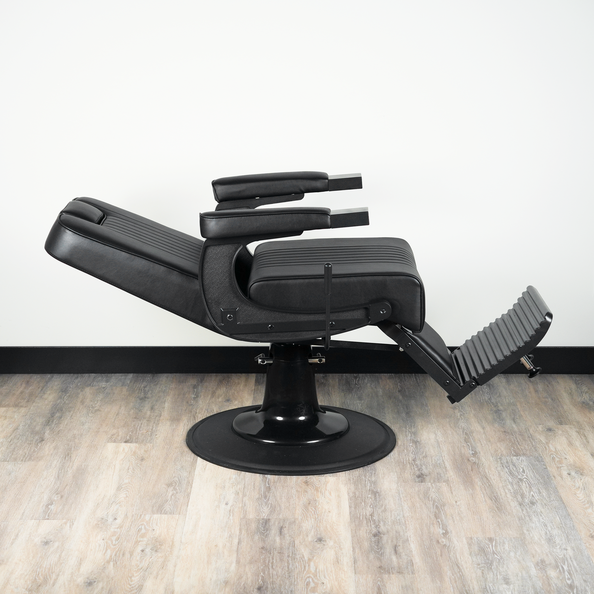 Cedrus Barber Chair - Black