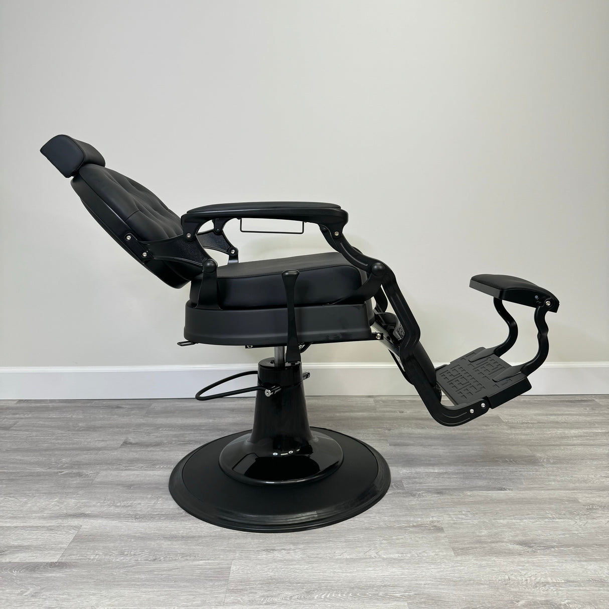 Sultan Barber Chair - Black