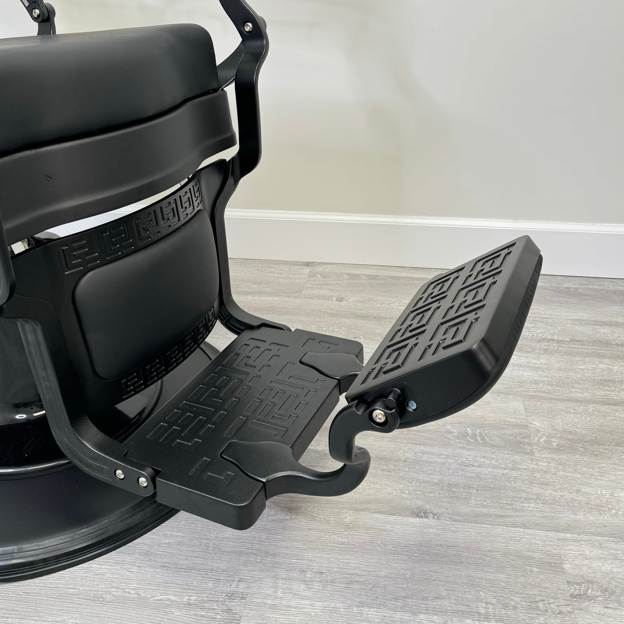 Sultan Barber Chair - Black