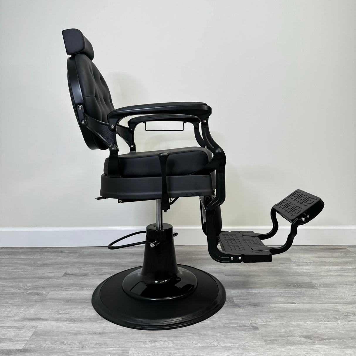 Sultan Barber Chair - Black