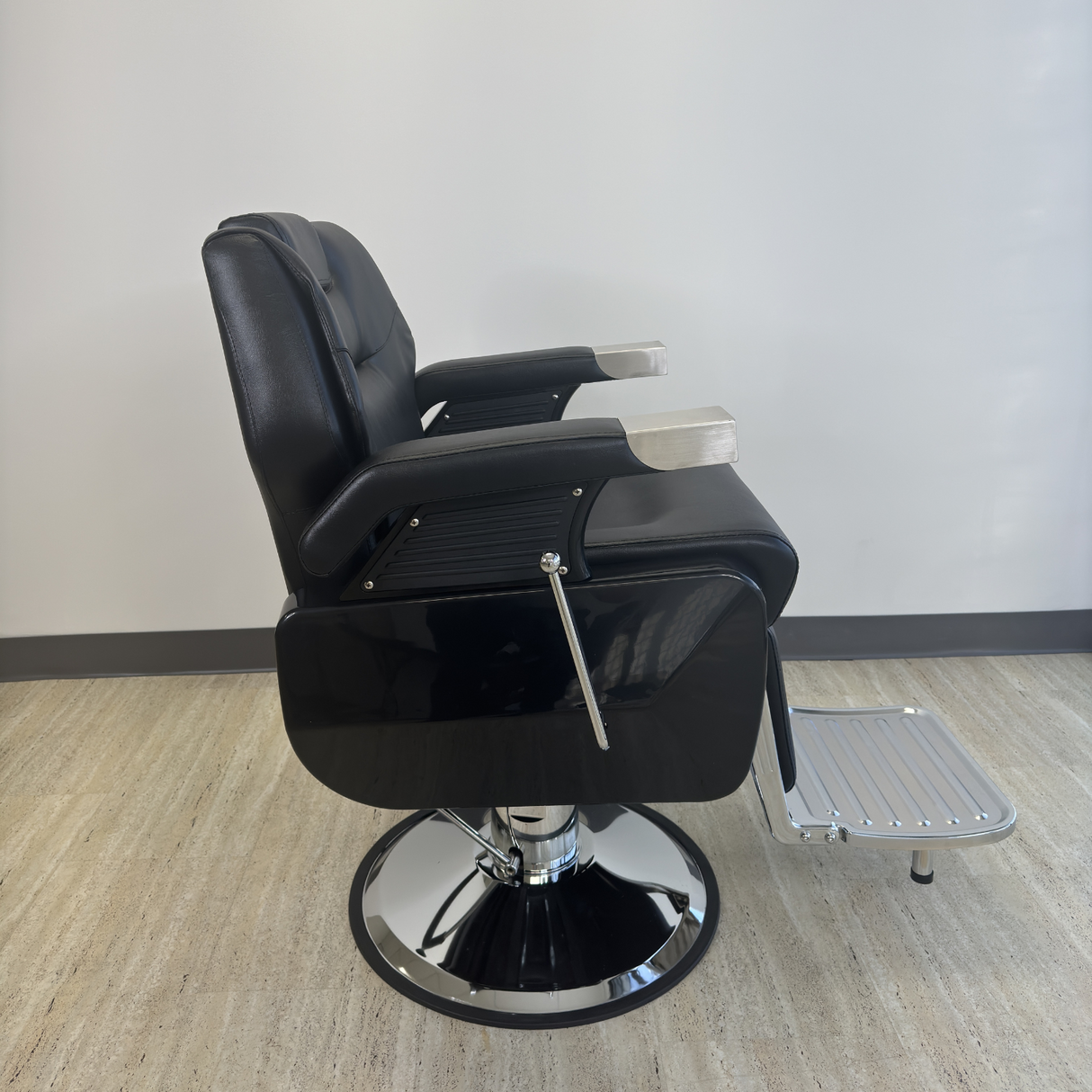 Cavalier Barber Chair